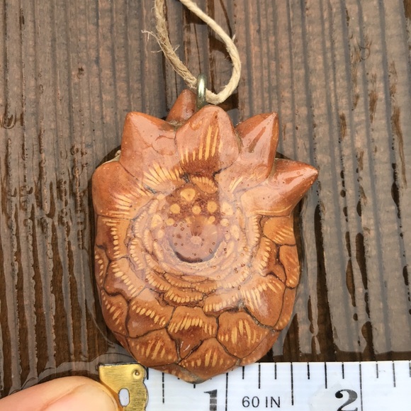 Beautiful handmade pine cone pendant. Hand sanded and made with care - Picture 5 of 6